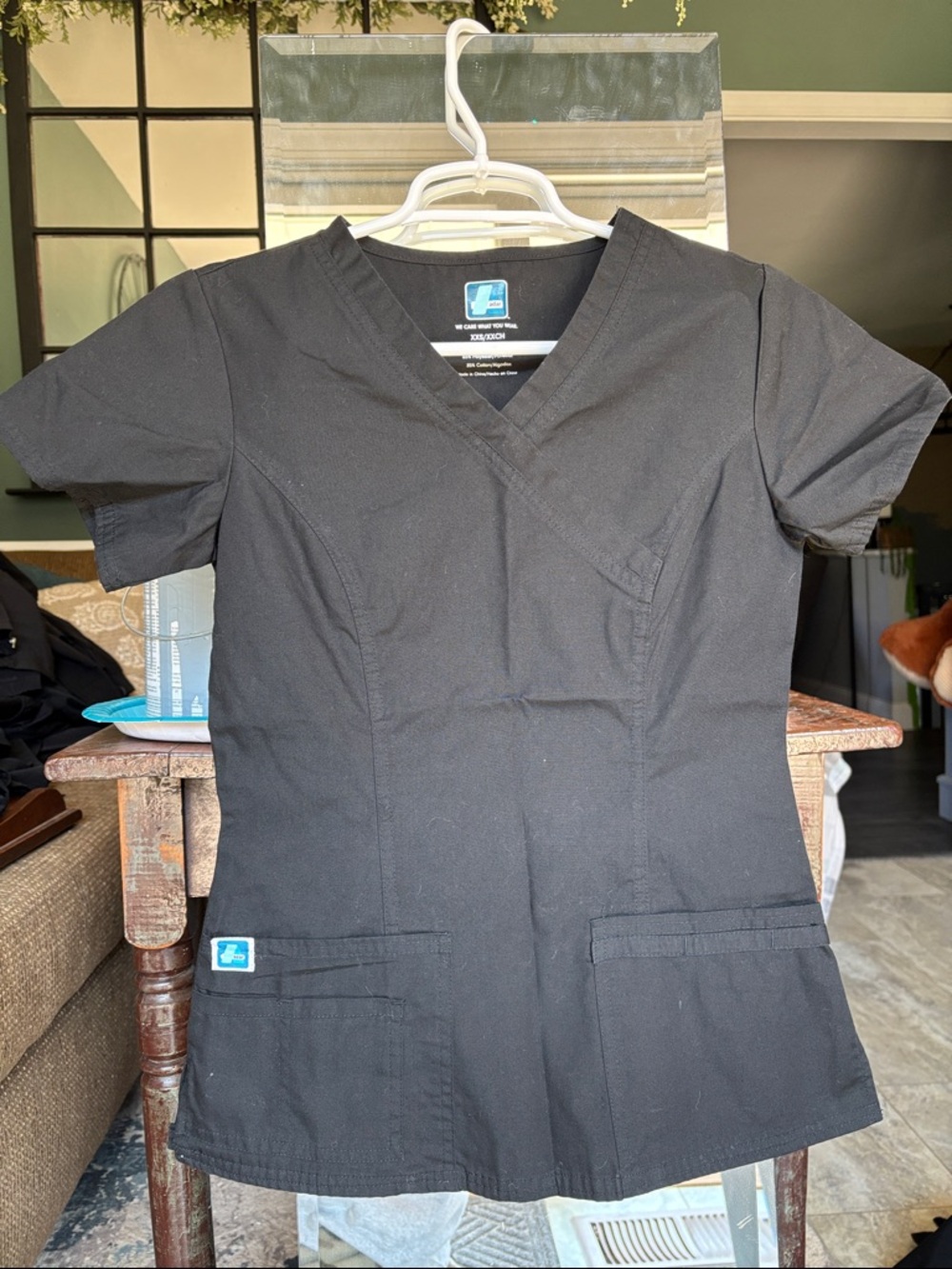 Scrubs: Women’s Black Women's V-Neck Scrub Top